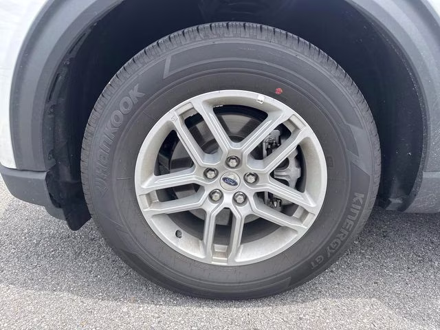 2026 White Metallic Ford Explorer Active RWD SUV