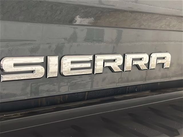 2018 Dark Slate Metallic GMC Sierra 1500 SLT 4X4 Truck
