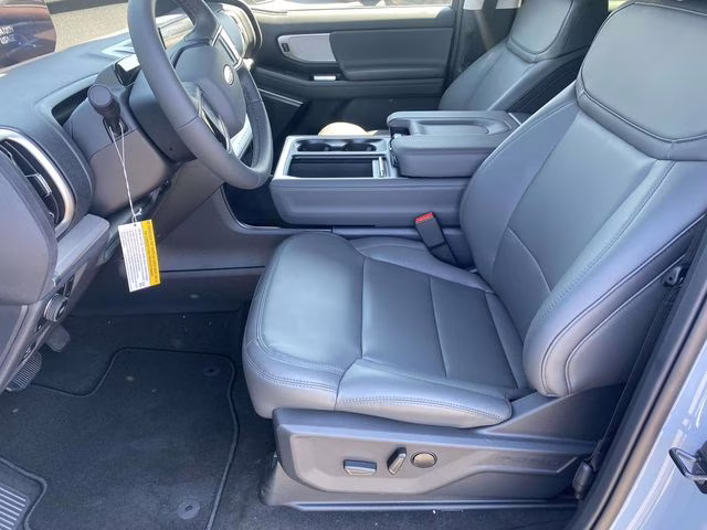 2026 Glacier Gray Metallic Tri-Coat Ford Expedition Max Active 4X4 SUV