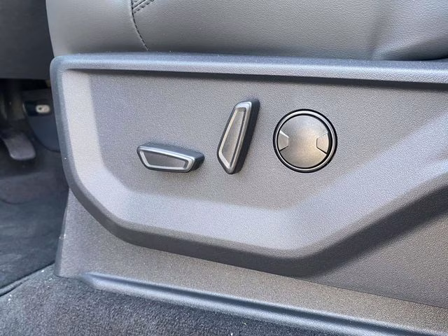 2026 Black Metallic Ford Expedition Active 4X4 SUV