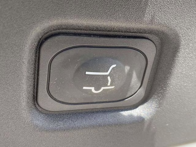 2026 White Ford Expedition Active 4X4 SUV