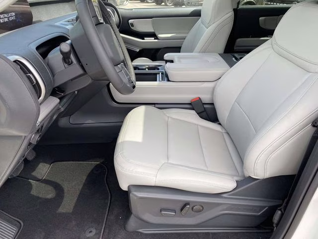 2026 White Ford Expedition Active 4X4 SUV