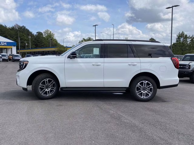 2026 White Ford Expedition Active 4X4 SUV
