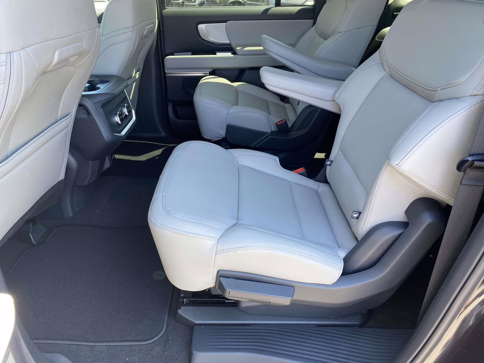 2026 Gray Metallic Ford Expedition Max Active RWD SUV