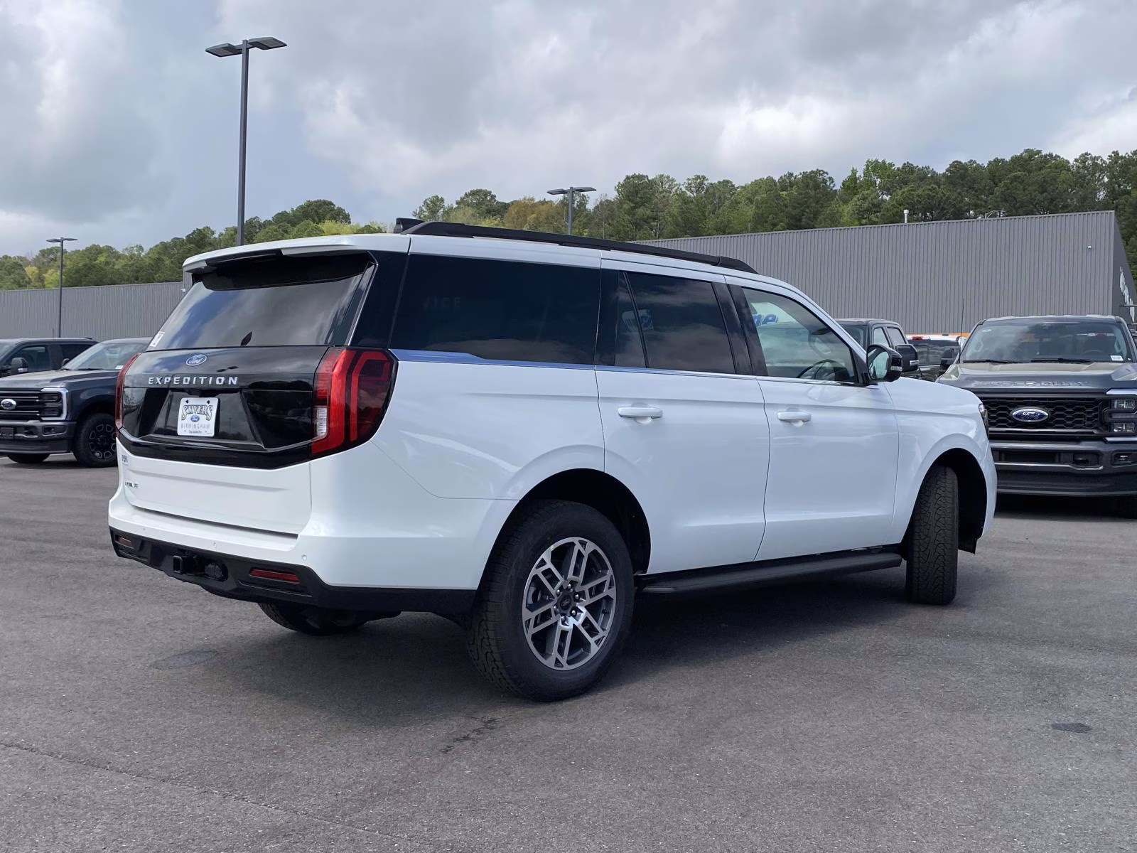 2026 White Ford Expedition Active 4X4 SUV