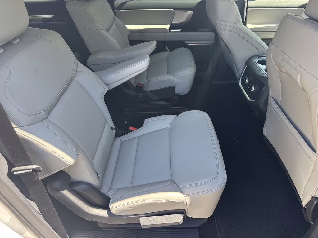 2026 White Ford Expedition Max Active 4X4 SUV