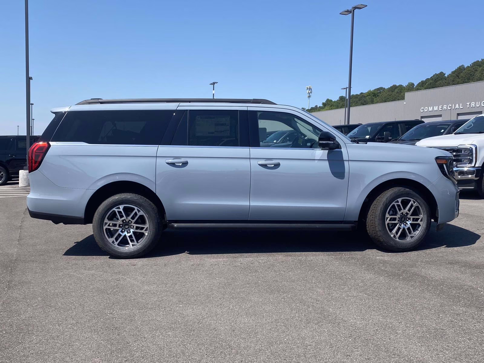 2026 Glacier Gray Metallic Tri-Coat Ford Expedition Max Active 4X4 SUV