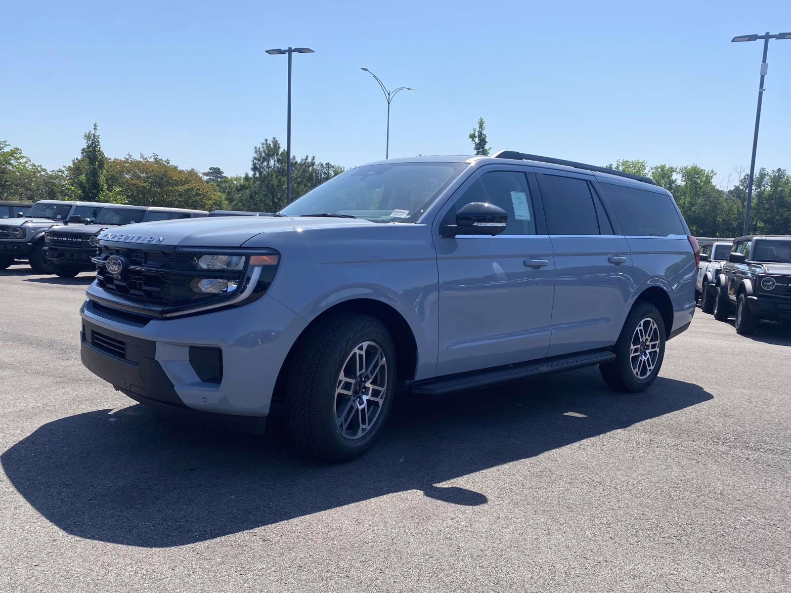 2026 Glacier Gray Metallic Tri-Coat Ford Expedition Max Active 4X4 SUV