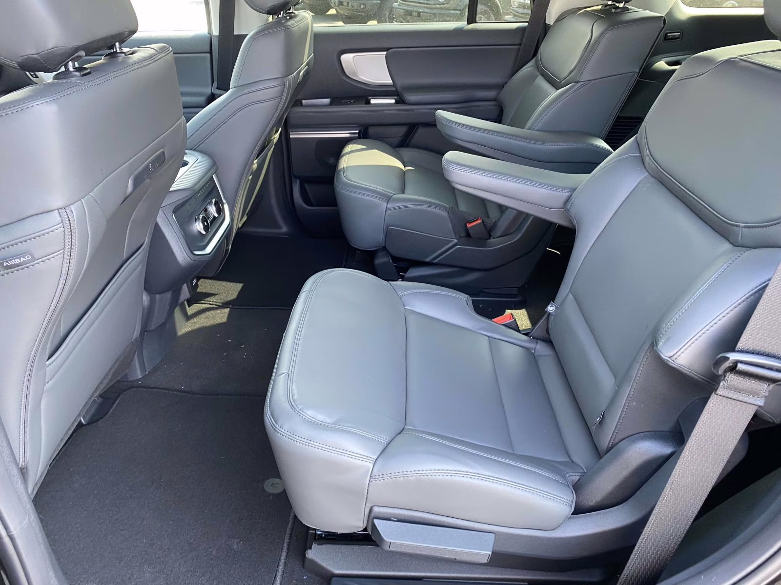 2026 Black Metallic Ford Expedition Active 4X4 SUV