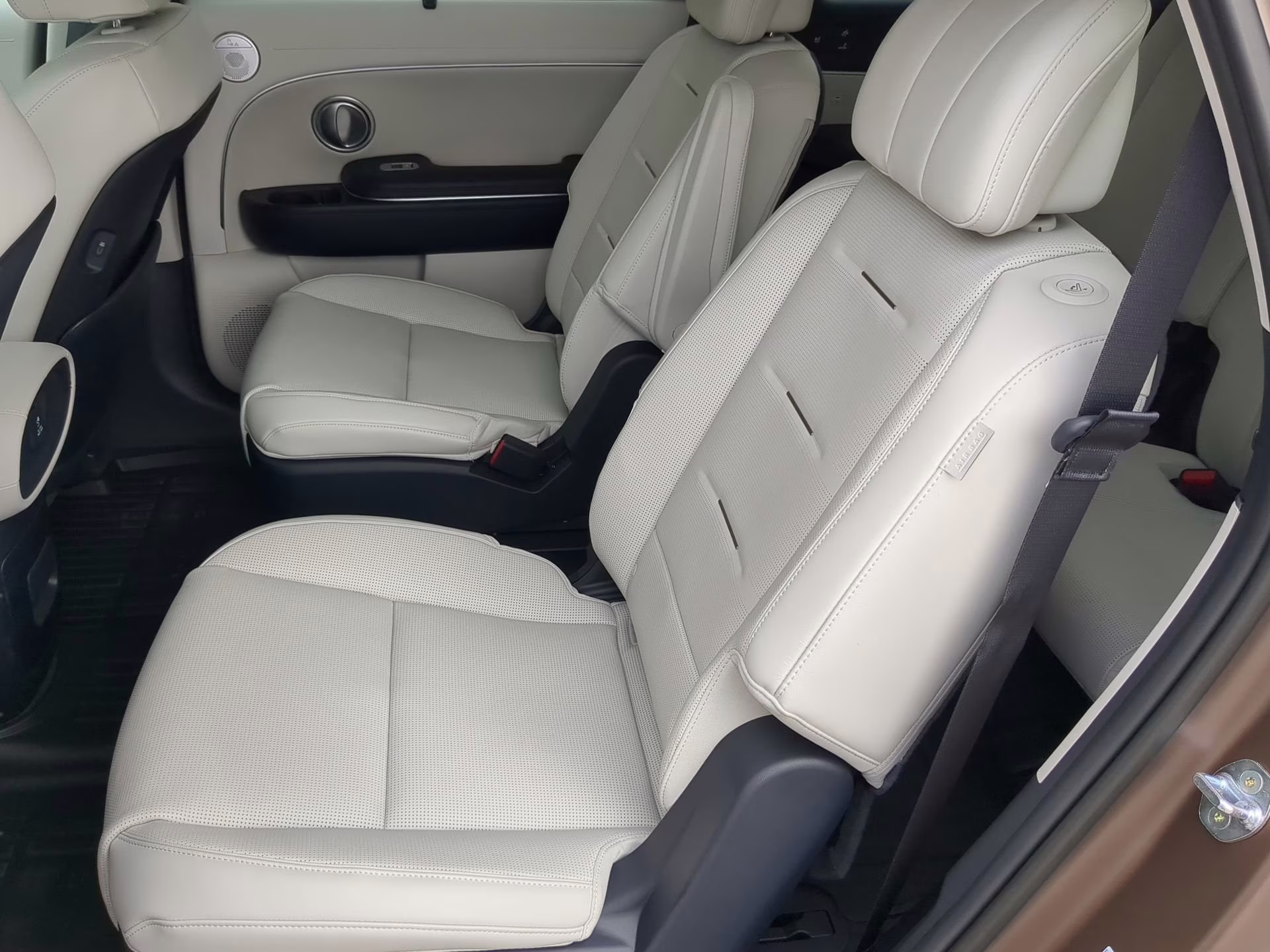 2026 Earthy Brass Matte Hyundai Palisade Calligraphy FWD SUV