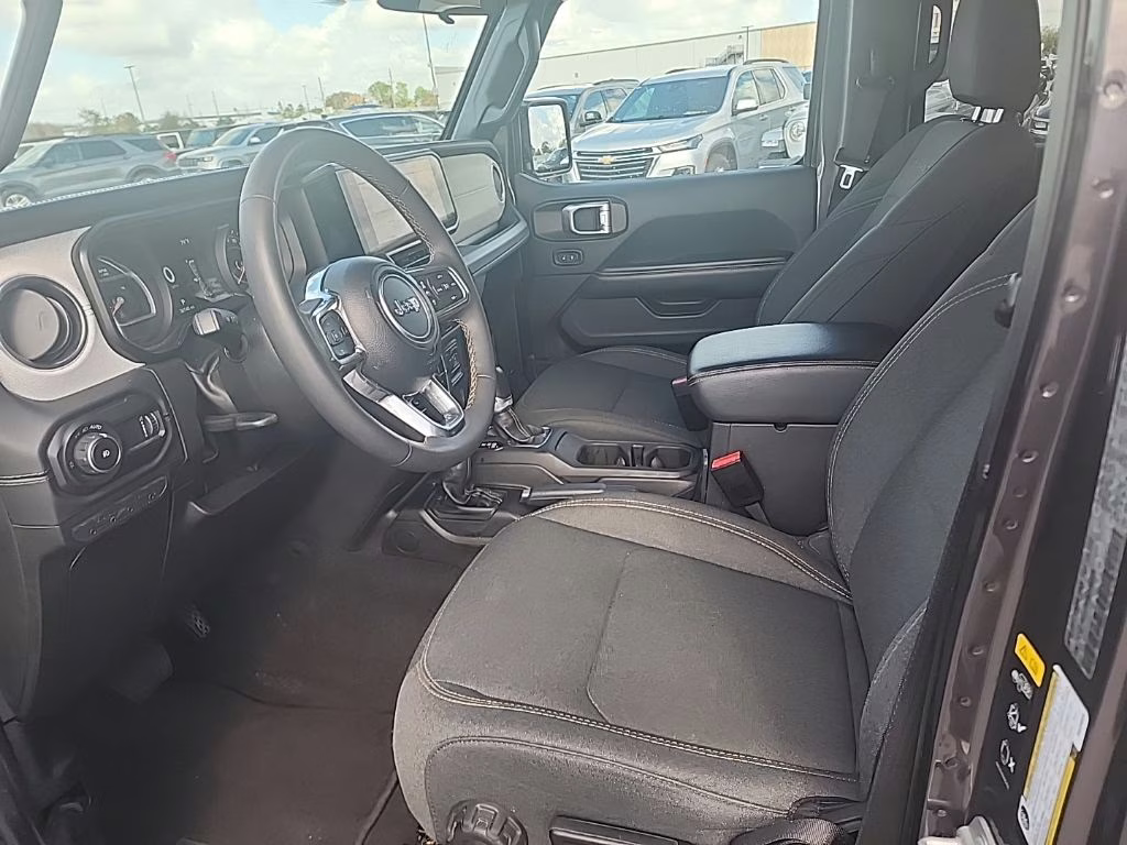 2024 Earl Clearcoat Jeep Wrangler Sahara 4X4 SUV