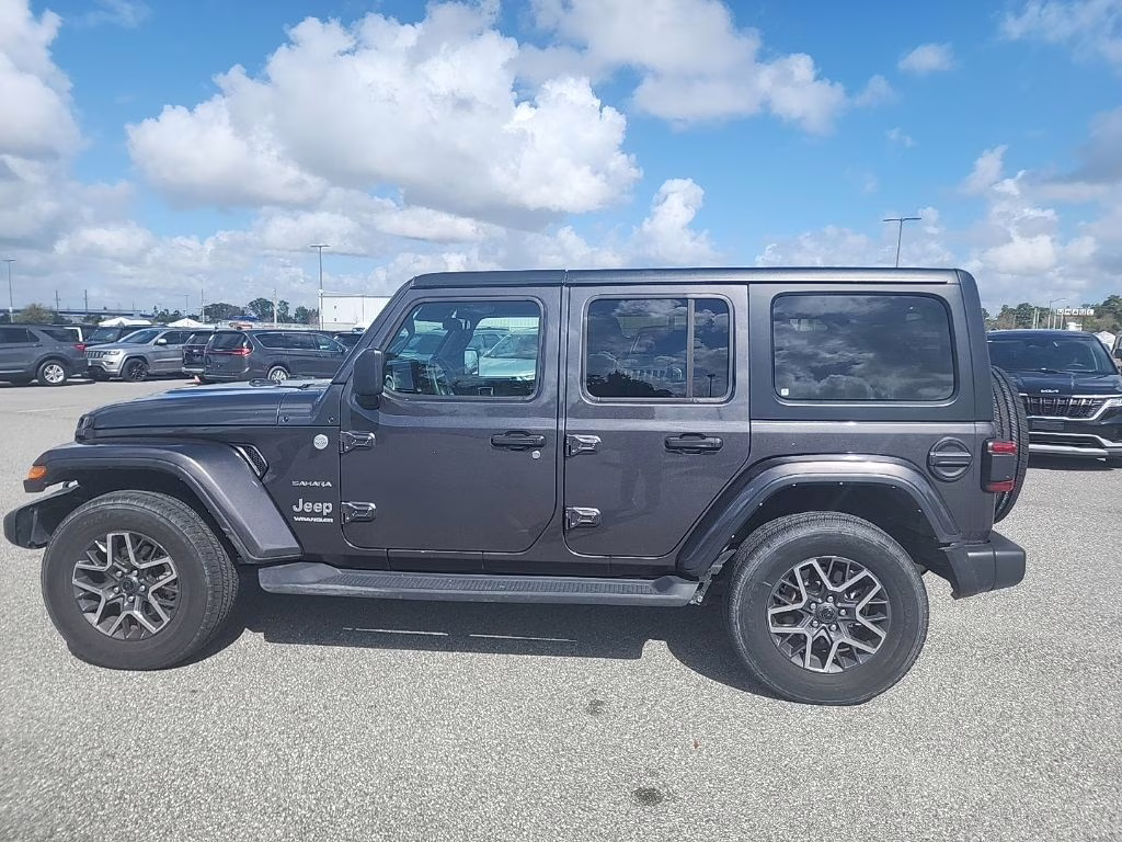2024 Earl Clearcoat Jeep Wrangler Sahara 4X4 SUV