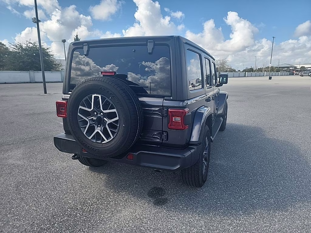 2024 Earl Clearcoat Jeep Wrangler Sahara 4X4 SUV