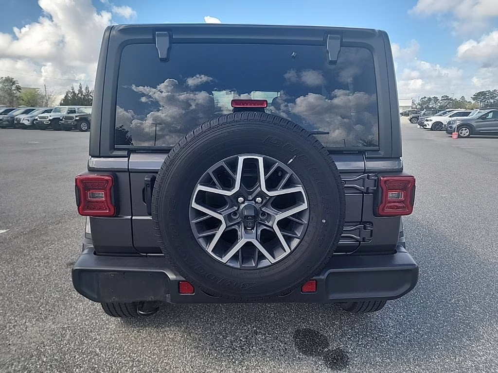 2024 Earl Clearcoat Jeep Wrangler Sahara 4X4 SUV