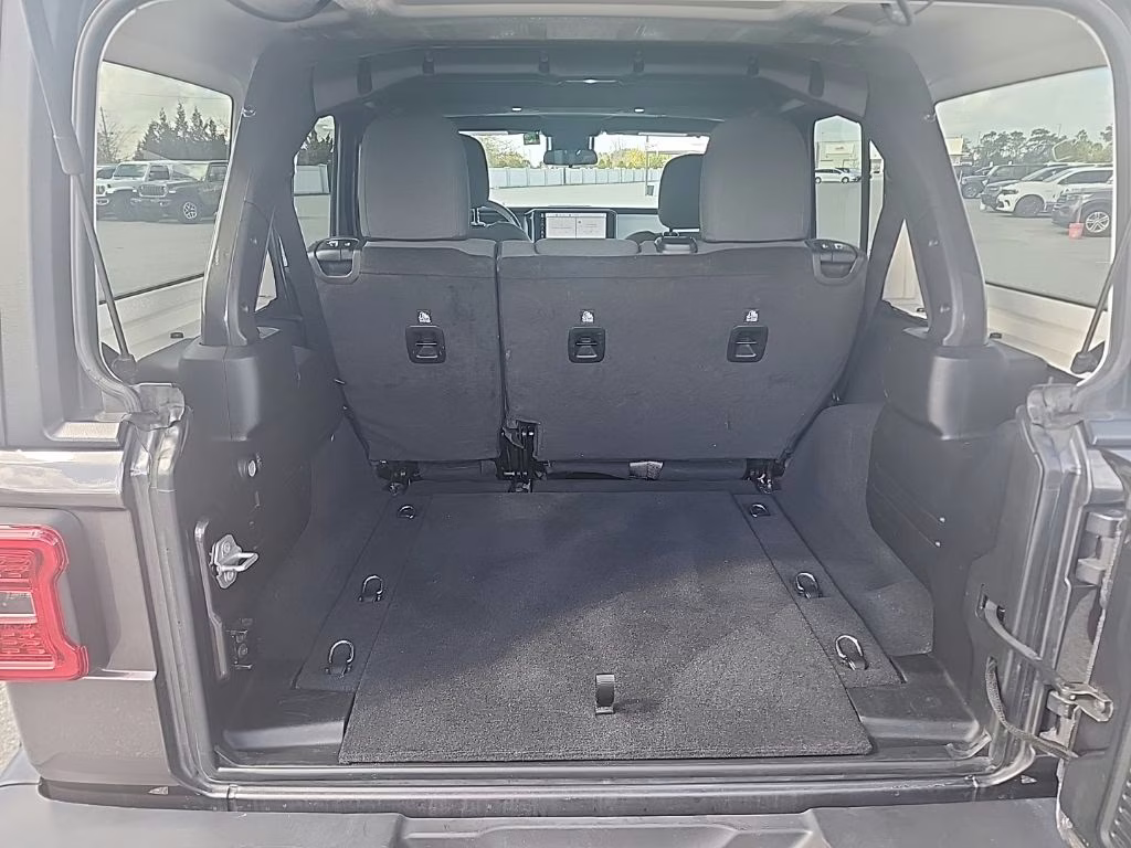 2024 Earl Clearcoat Jeep Wrangler Sahara 4X4 SUV