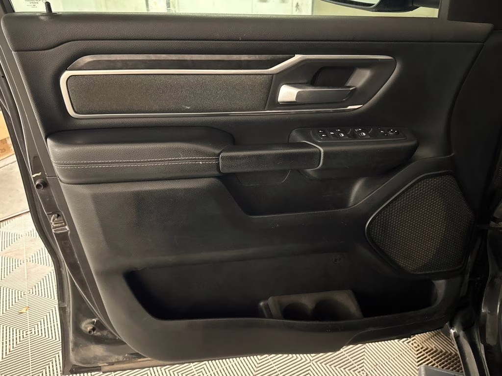 2019 Diamond Black Crystal Pearlcoat Ram 1500 Big Horn/Lone Star RWD Truck