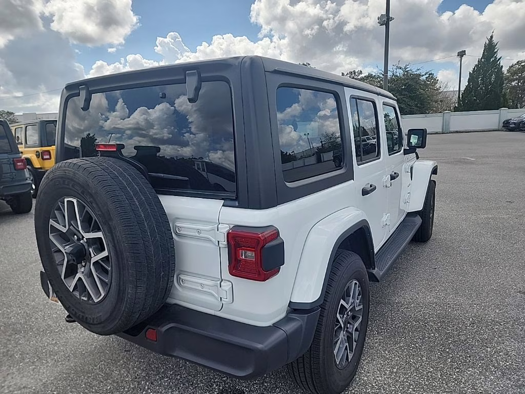 2024 Bright White Clearcoat Jeep Wrangler Sahara 4X4 SUV