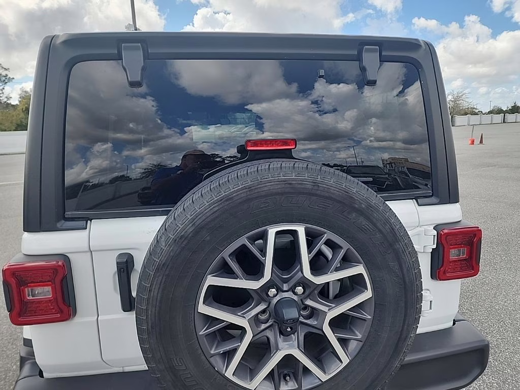2024 Bright White Clearcoat Jeep Wrangler Sahara 4X4 SUV