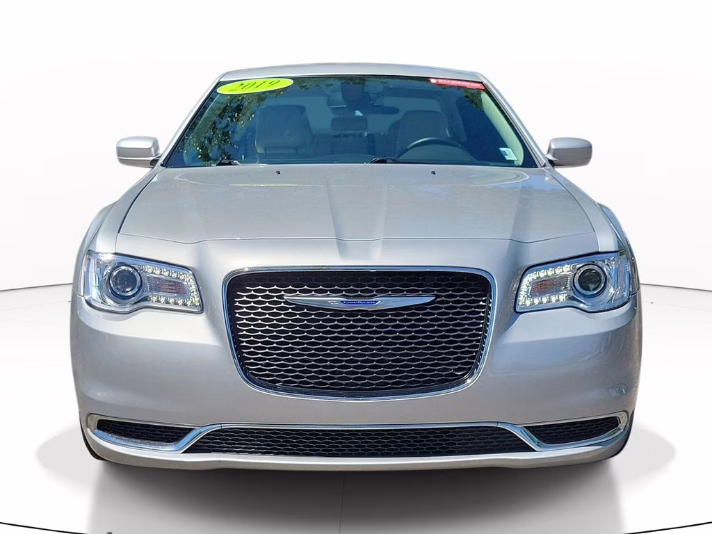 2019 Silver Mist Clearcoat Chrysler 300 Touring L RWD Sedan