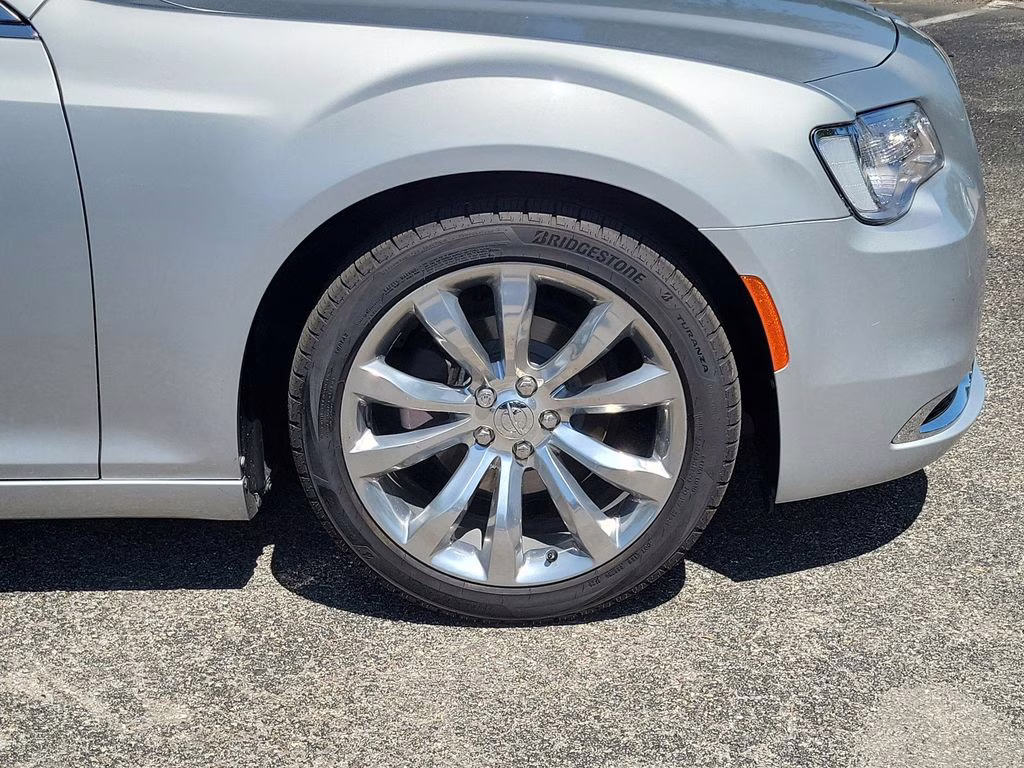 2019 Silver Mist Clearcoat Chrysler 300 Touring L RWD Sedan