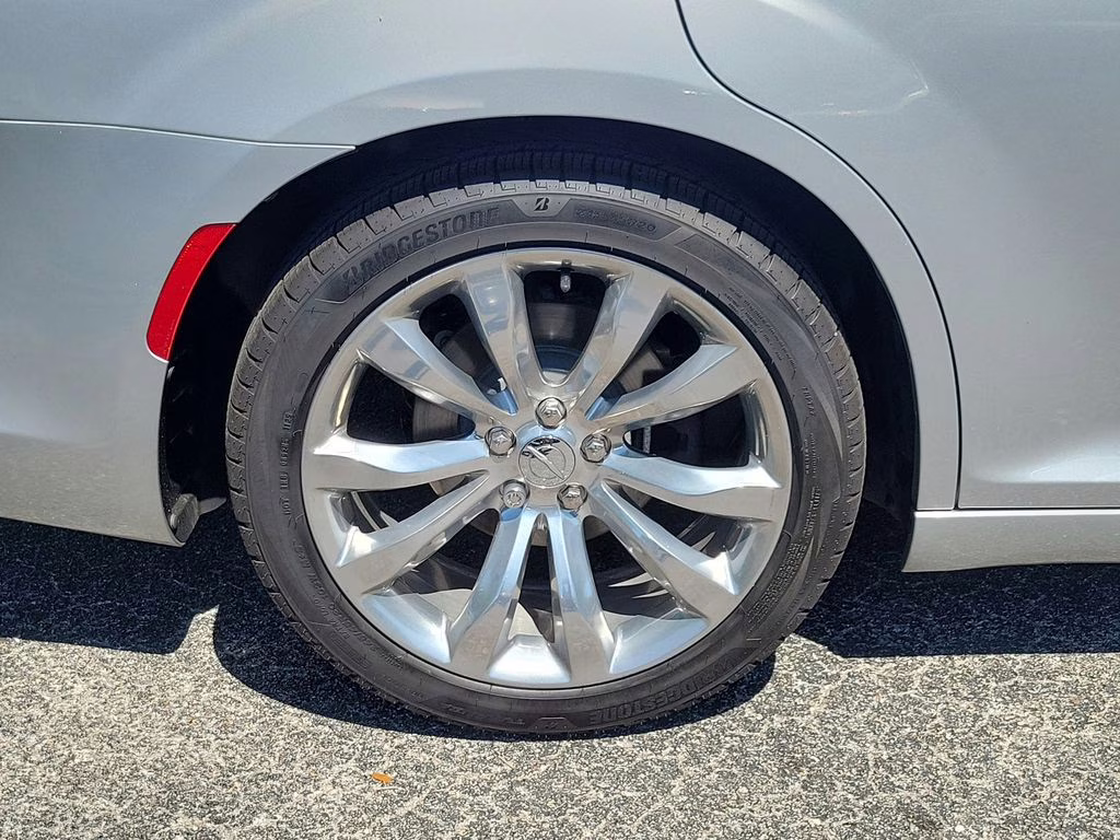 2019 Silver Mist Clearcoat Chrysler 300 Touring L RWD Sedan