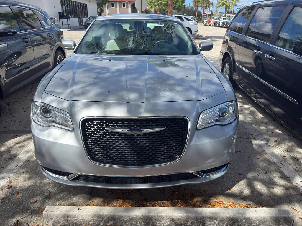 2019 Silver Mist Clearcoat Chrysler 300 Touring L RWD Sedan