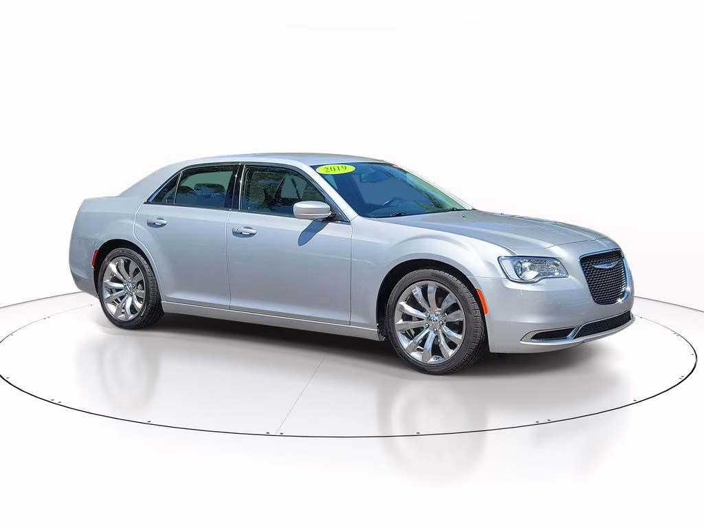 2019 Silver Mist Clearcoat Chrysler 300 Touring L RWD Sedan