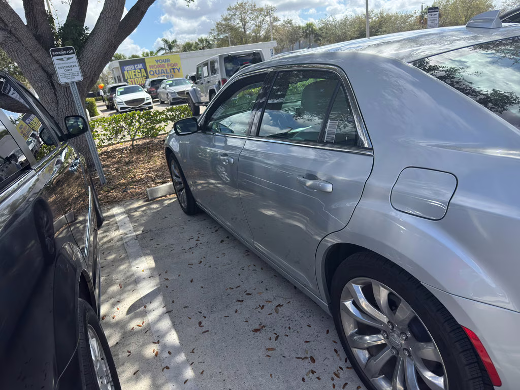 2019 Silver Mist Clearcoat Chrysler 300 Touring L RWD Sedan