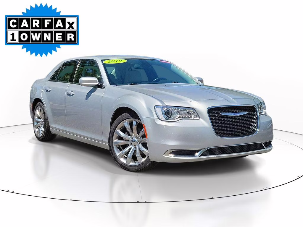 2019 Silver Mist Clearcoat Chrysler 300 Touring L RWD Sedan