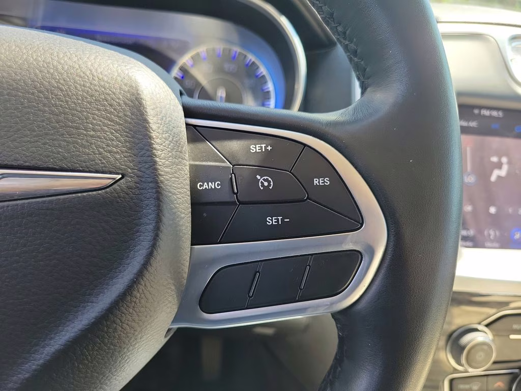 2019 Silver Mist Clearcoat Chrysler 300 Touring L RWD Sedan