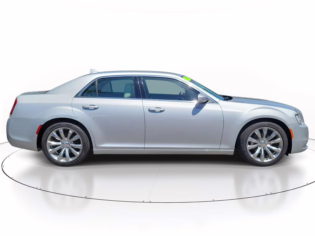 2019 Silver Mist Clearcoat Chrysler 300 Touring L RWD Sedan