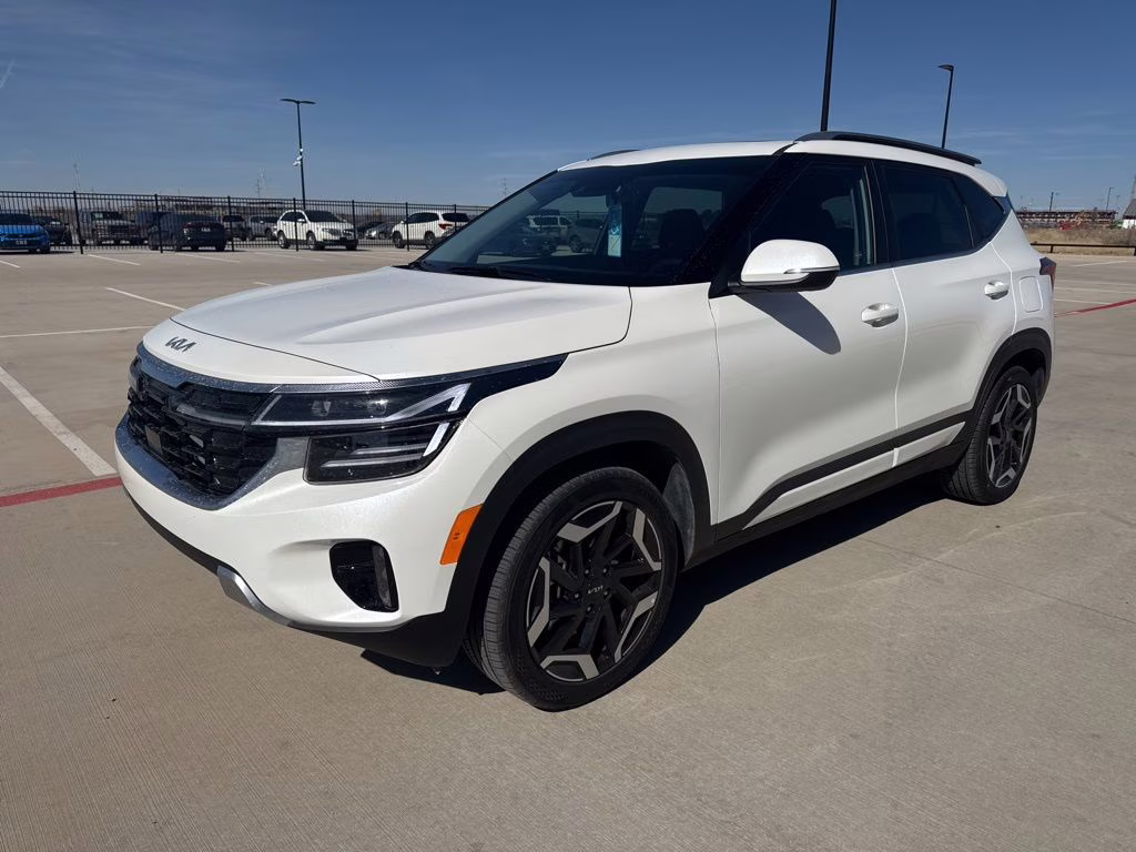 2026 Snow White Pearl Kia Seltos SX AWD SUV