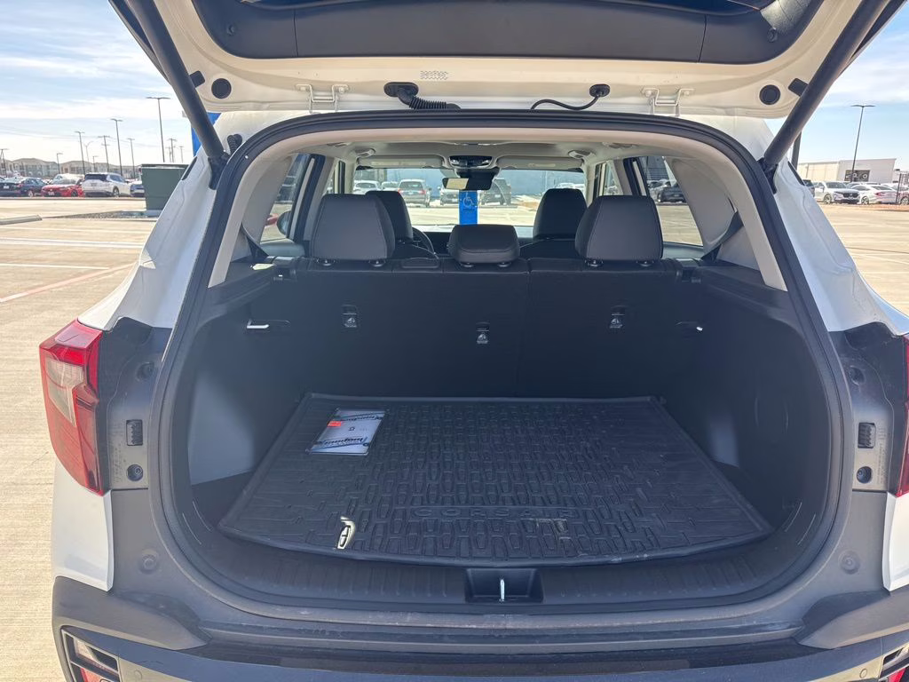 2026 Snow White Pearl Kia Seltos SX AWD SUV