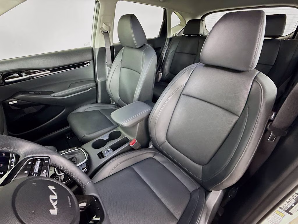 2026 Snow White Pearl Kia Seltos SX AWD SUV