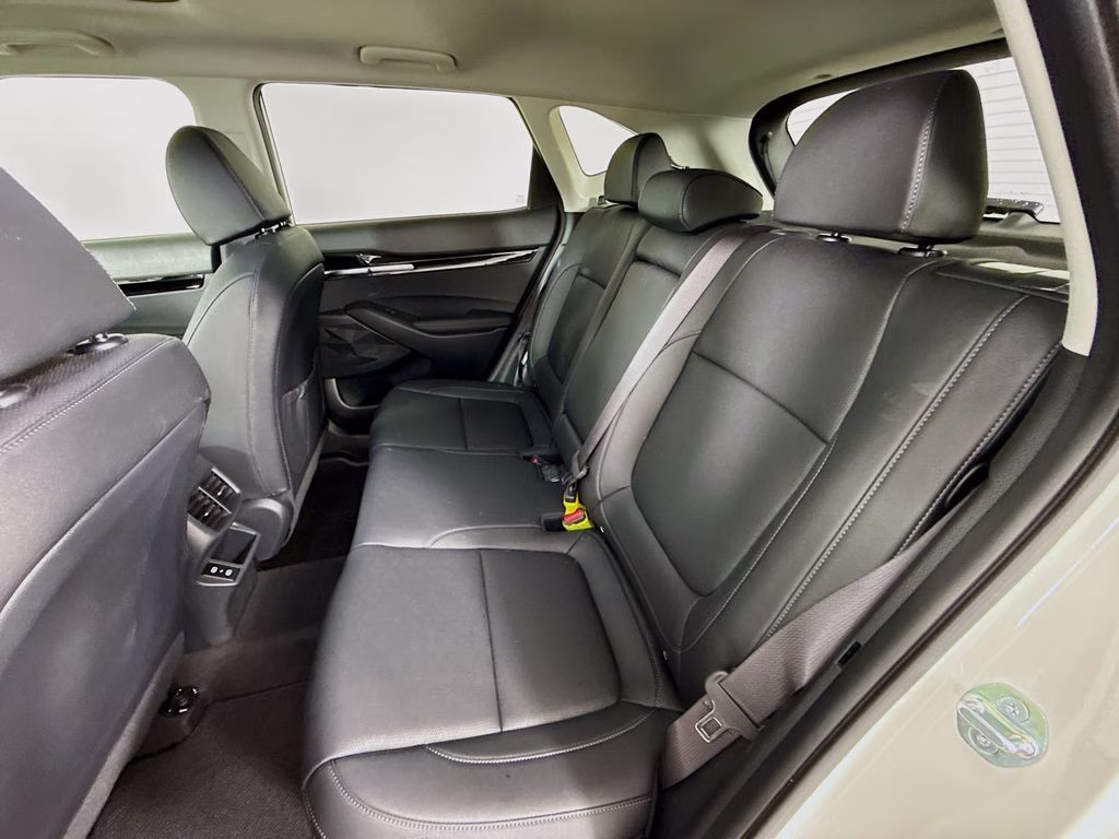 2026 Snow White Pearl Kia Seltos SX AWD SUV