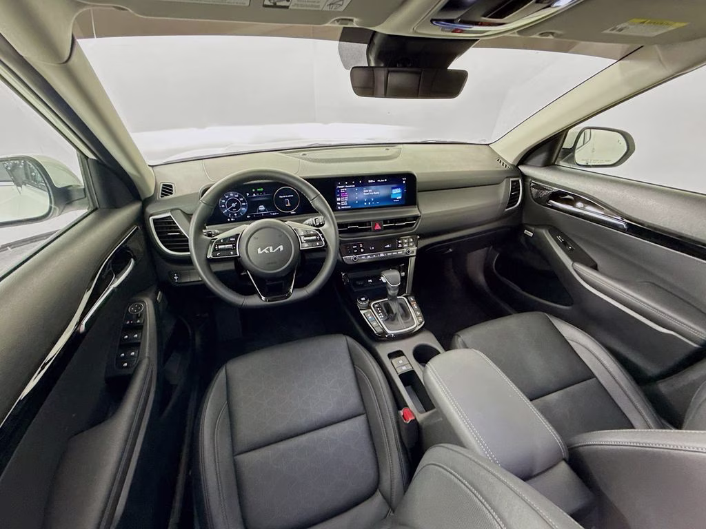 2026 Snow White Pearl Kia Seltos SX AWD SUV