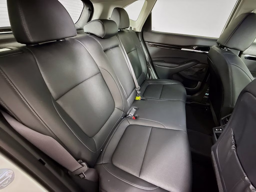 2026 Snow White Pearl Kia Seltos SX AWD SUV