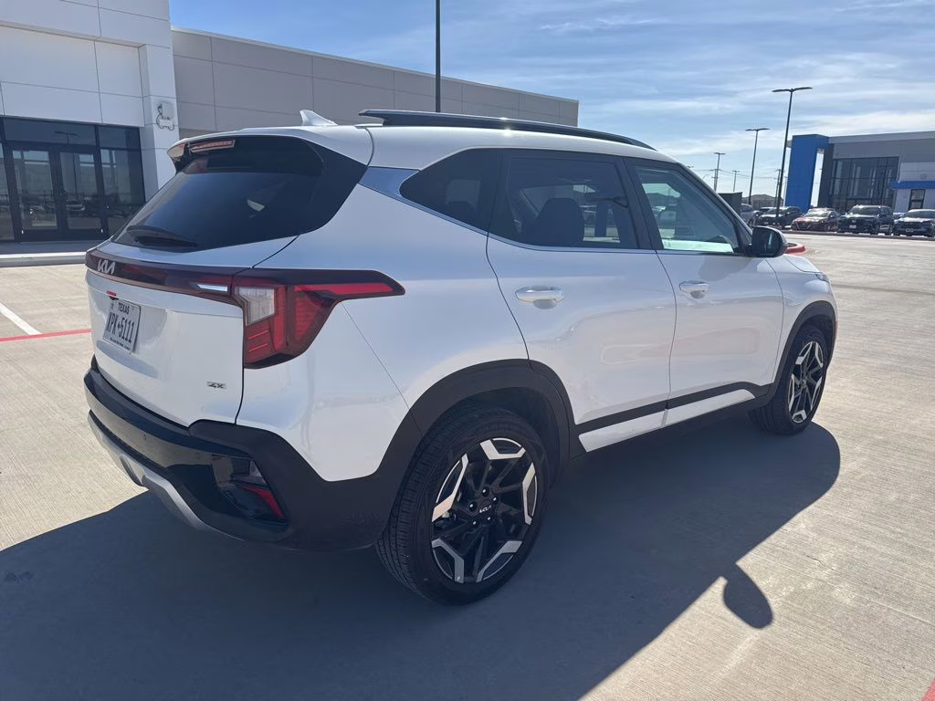 2026 Snow White Pearl Kia Seltos SX AWD SUV