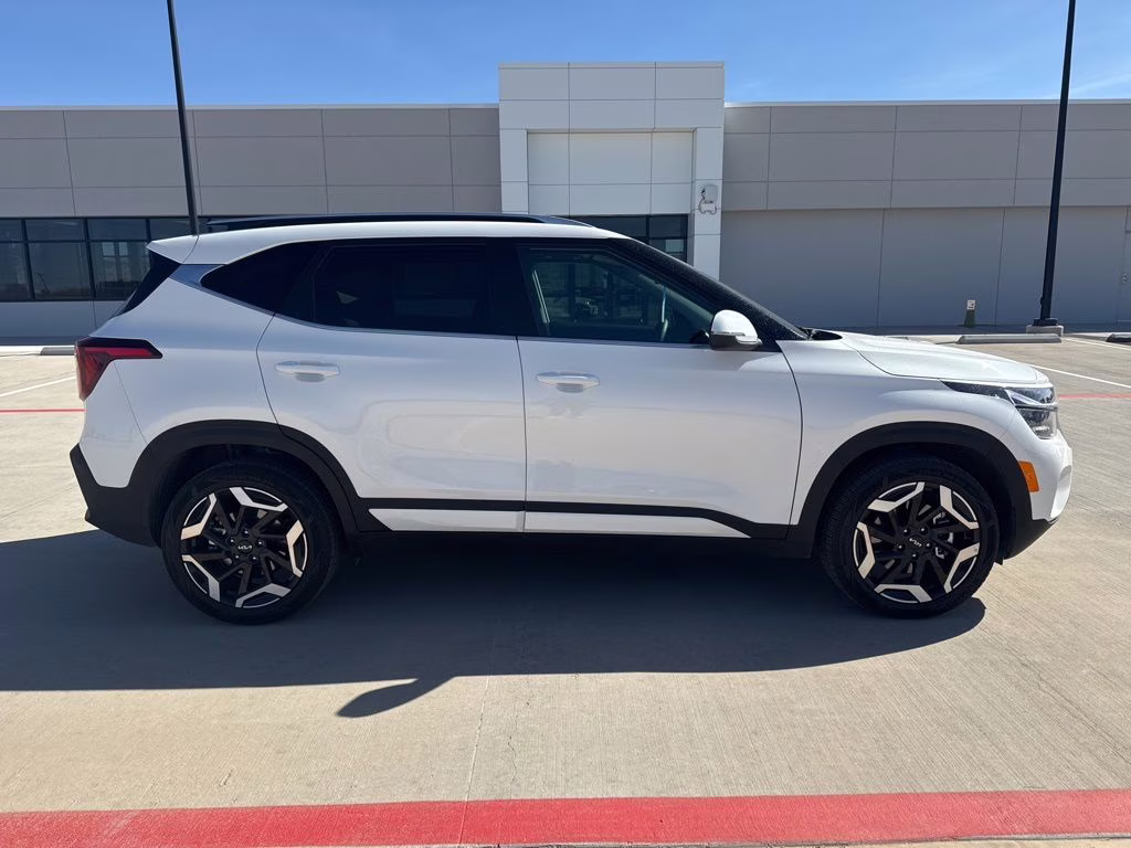 2026 Snow White Pearl Kia Seltos SX AWD SUV