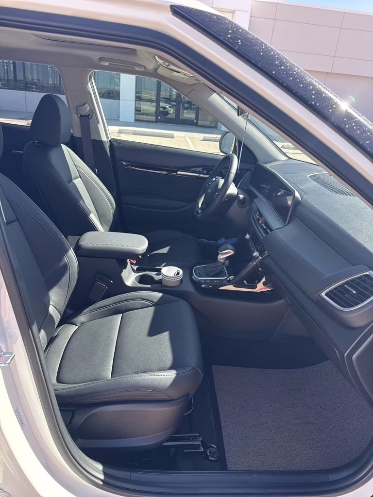 2026 Snow White Pearl Kia Seltos SX AWD SUV