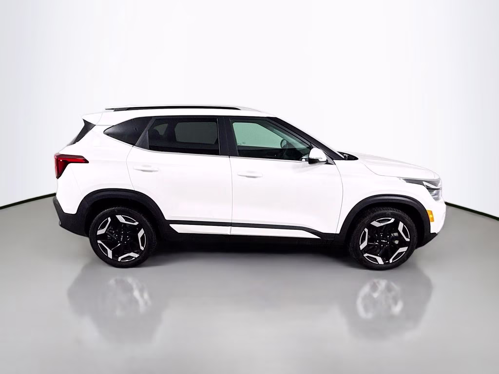 2026 Snow White Pearl Kia Seltos SX AWD SUV