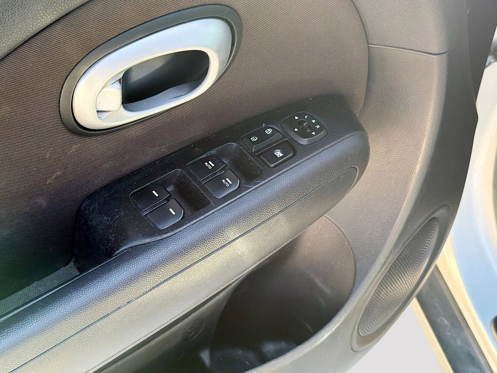 2016 Bright Silver Kia Soul Plus FWD Hatchback