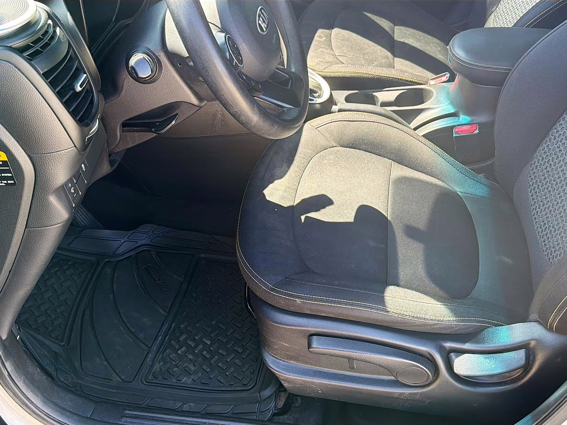 2016 Bright Silver Kia Soul Plus FWD Hatchback