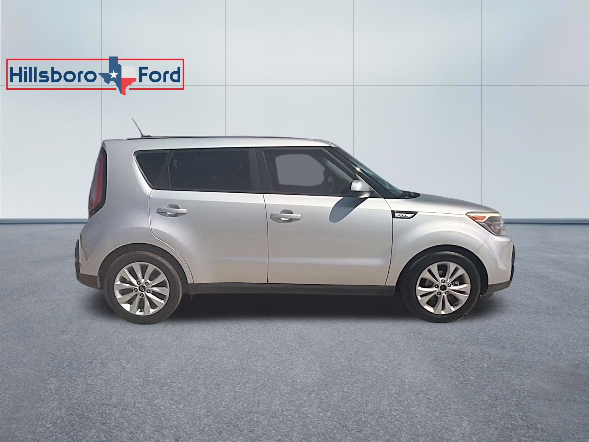 2016 Bright Silver Kia Soul Plus FWD Hatchback