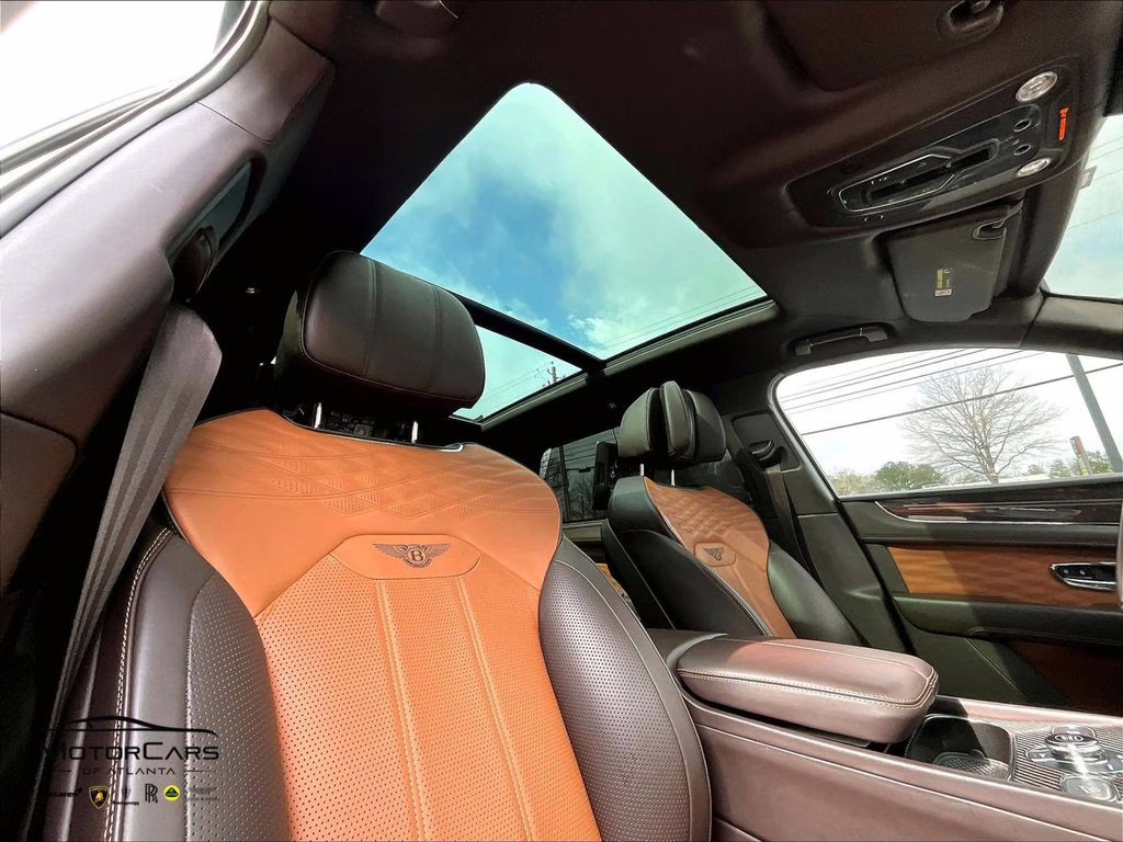 2023 Glacier White Bentley Bentayga EWB AWD SUV