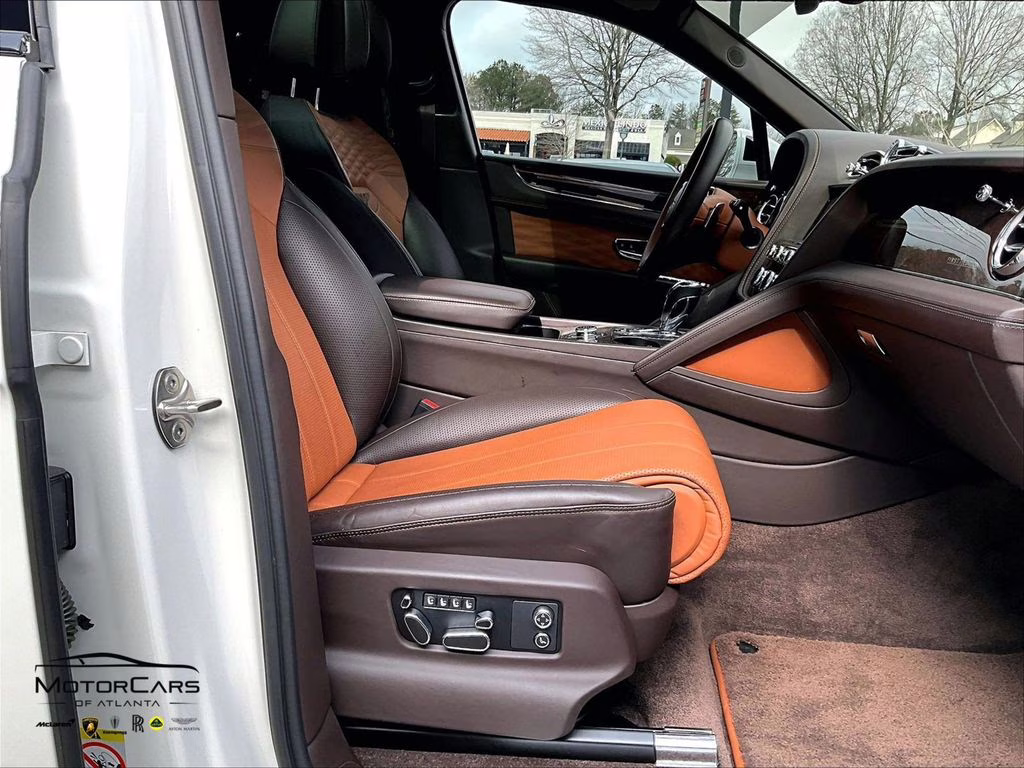 2023 Glacier White Bentley Bentayga EWB AWD SUV