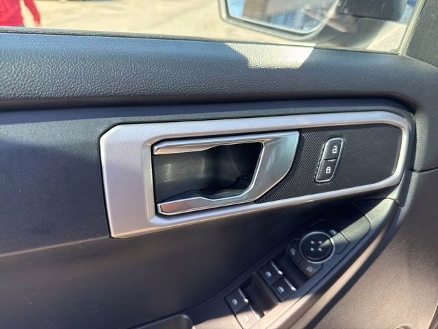 2021 Iconic Silver Metallic Ford Explorer Base 4X4 SUV