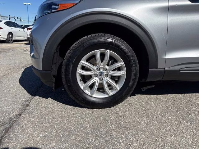 2021 Iconic Silver Metallic Ford Explorer Base 4X4 SUV