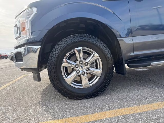 2019 Blue Ford F-150 XLT 4X4 Truck