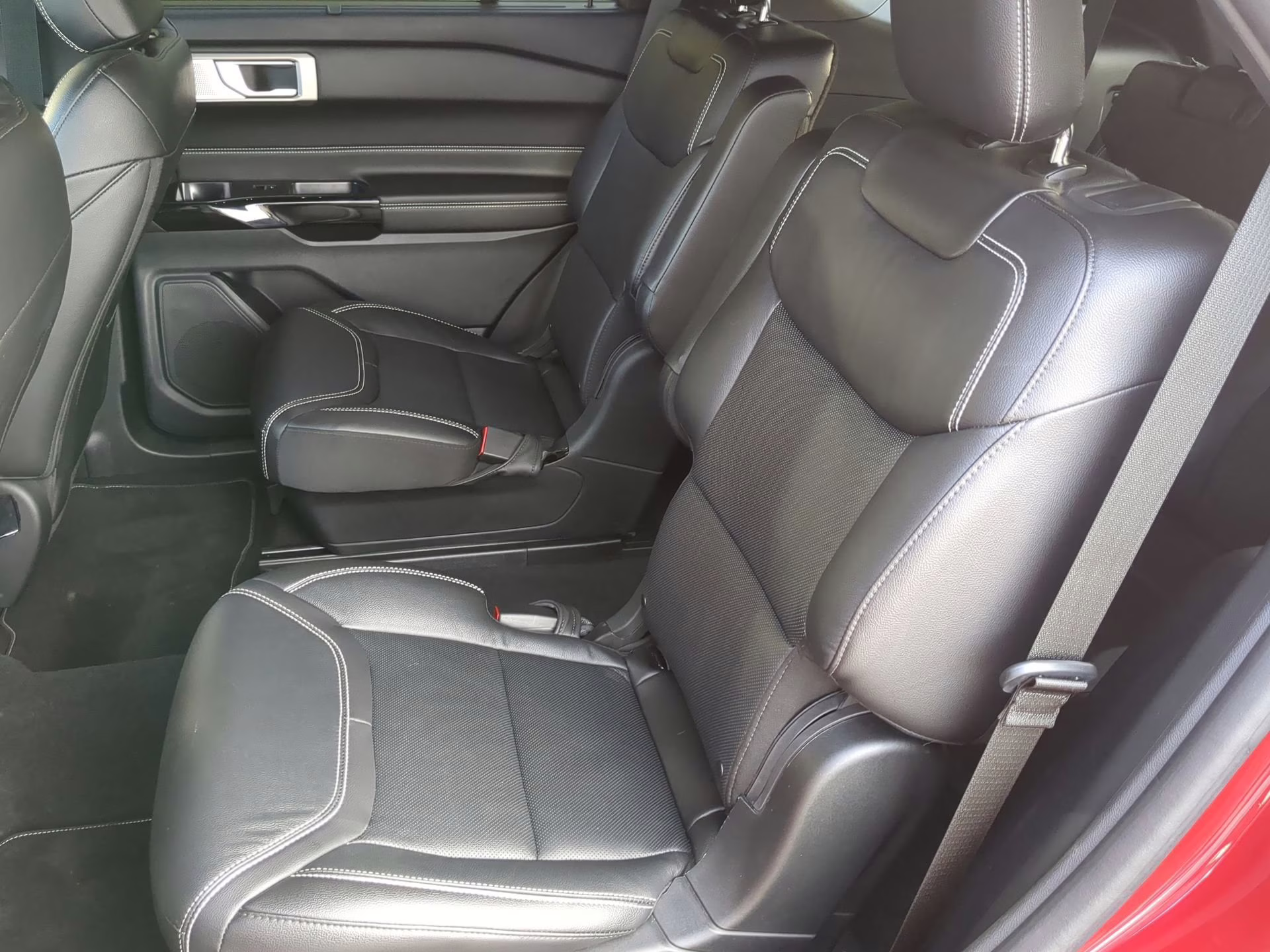 2023 Rapid Red Metallic Tinted Clearcoat Ford Explorer ST 4X4 SUV